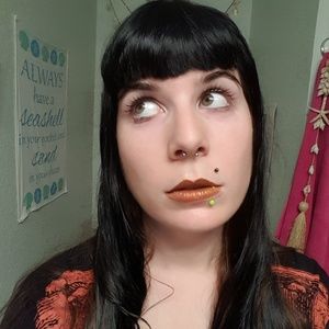 Meet your Posher, Briana